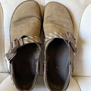 Women’s 9 Chaco clog mules loafers leather